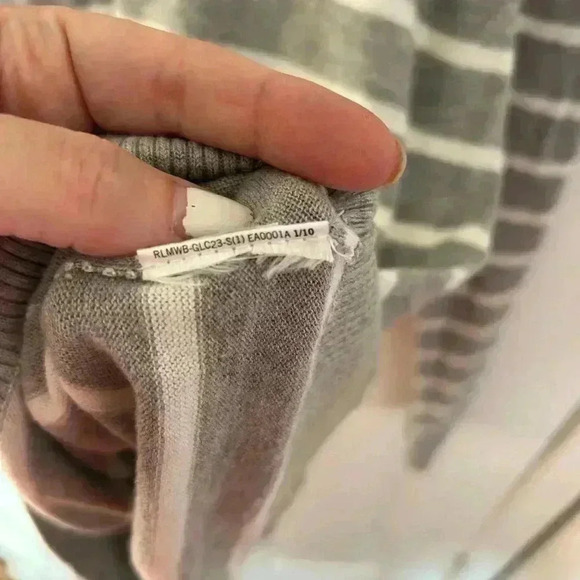 Lauren Ralph Lauren grey & white striped w/ button embellishments, Size Medium. - Picture 5 of 6